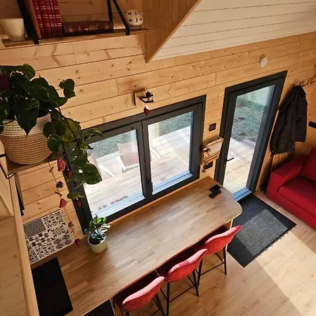 Casa de Férias Tiny House Kota Grill & Sauna Yebleron