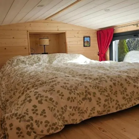 Casa de Férias Tiny House Kota Grill & Sauna Yebleron